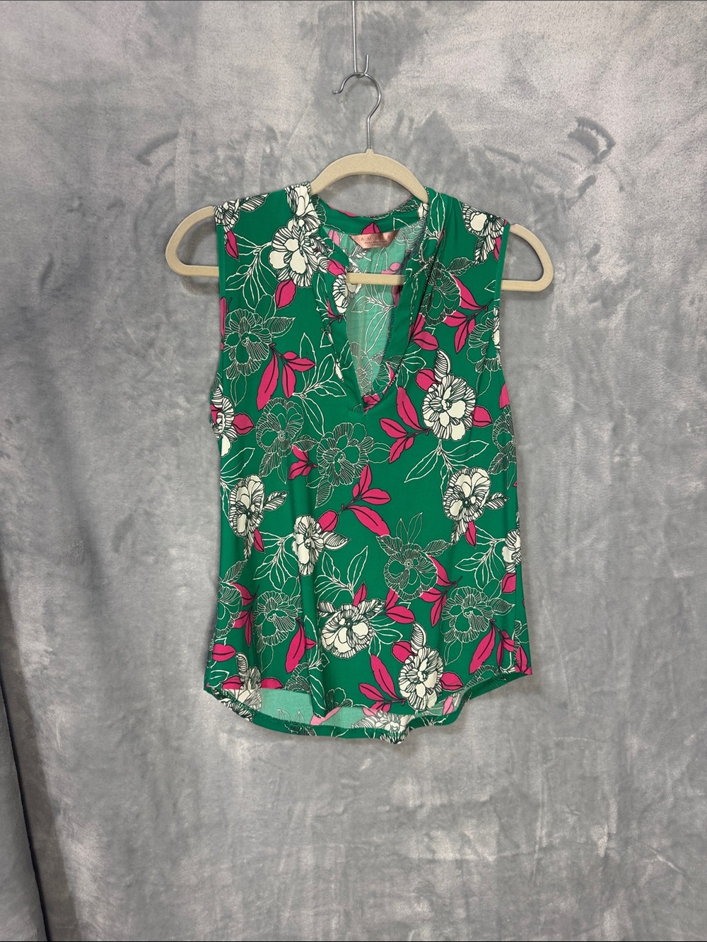 Green Floral Sleeveless V-Neck Tank Top